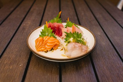 Comes with albacore, salmon, tuna, white tuna & yellowtail. Chef selection.