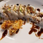 Inside: soft shell crab, avocado, cucumber and gobo root
Outside: sweet and spicy sauce